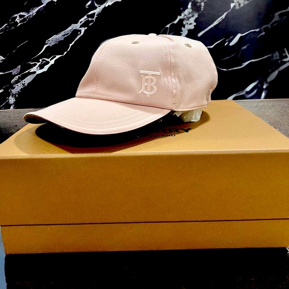 NWT Burberry TB Hat Unisex - Picture 1 of 8